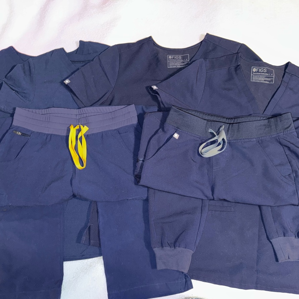 Navy Blue FIGS and POPPY scubs